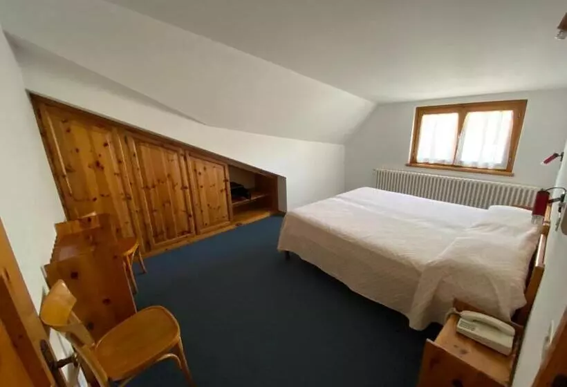 هتل Sci Sport Rooms & Suites