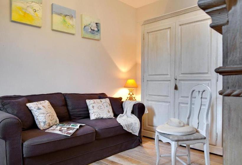 Отель Autour Du Petit Paradis