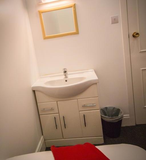 Отель Botanic Rest Queens Quarter