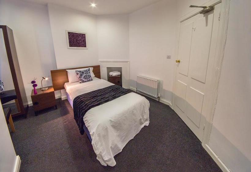 Отель Botanic Rest Queens Quarter