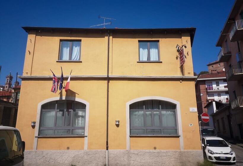 酒店 Cavour Resort