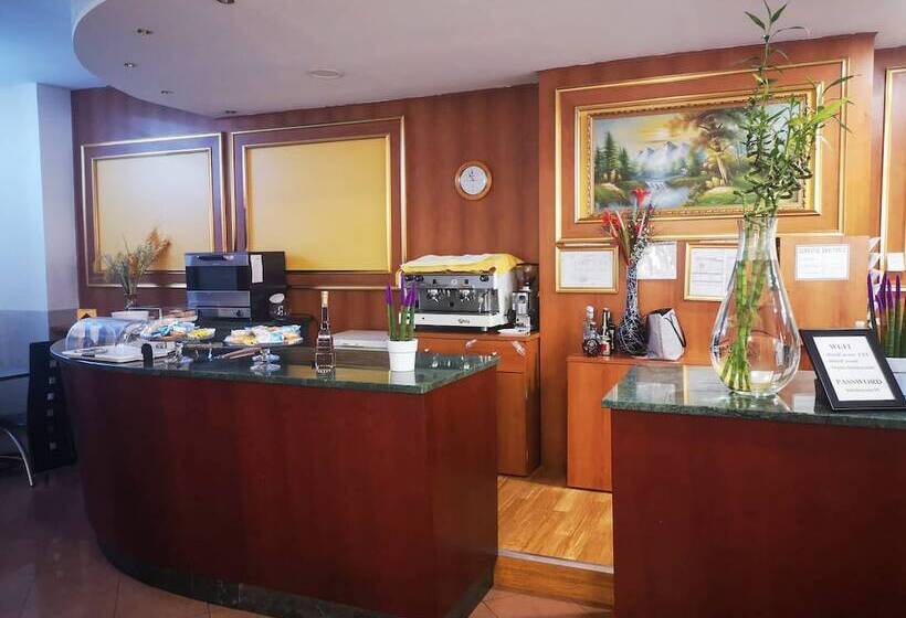 酒店 Cavour Resort