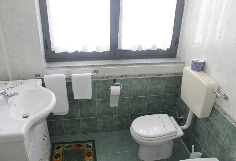 酒店 Cavour Resort