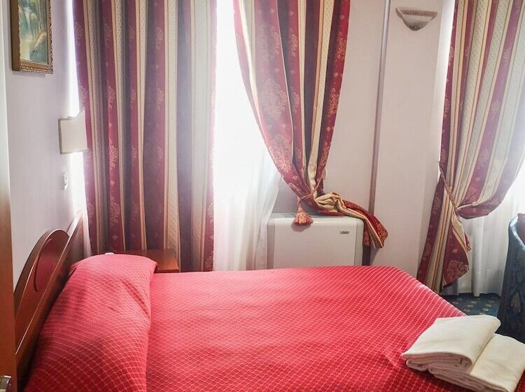 酒店 Cavour Resort