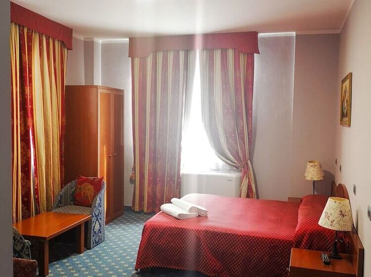 酒店 Cavour Resort