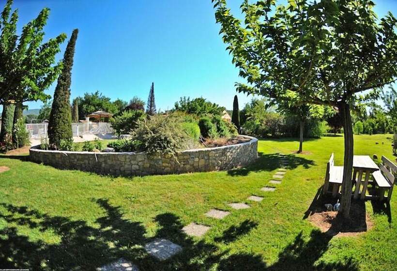 Отель Domaine De La Bégude