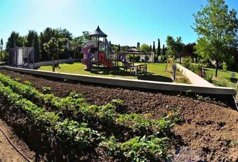 Отель Domaine De La Bégude