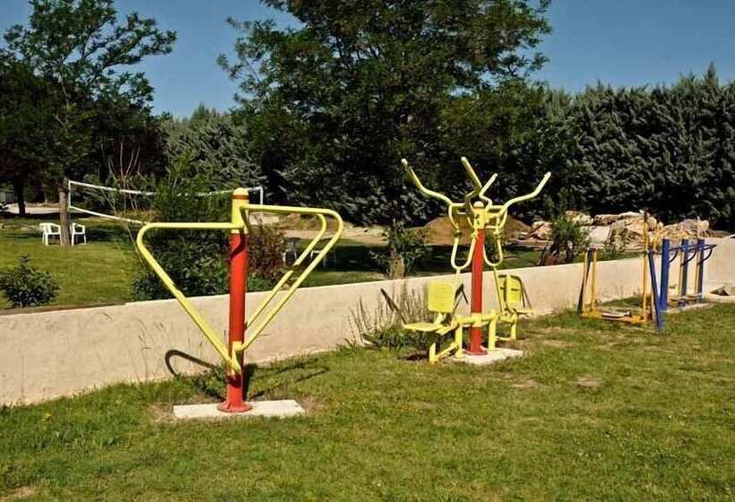 Отель Domaine De La Bégude