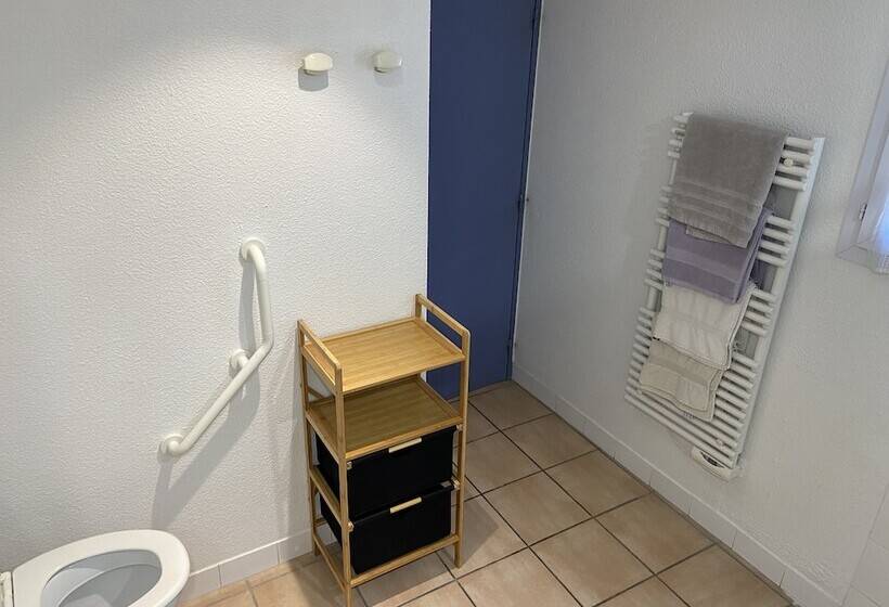 Отель Domaine De La Bégude