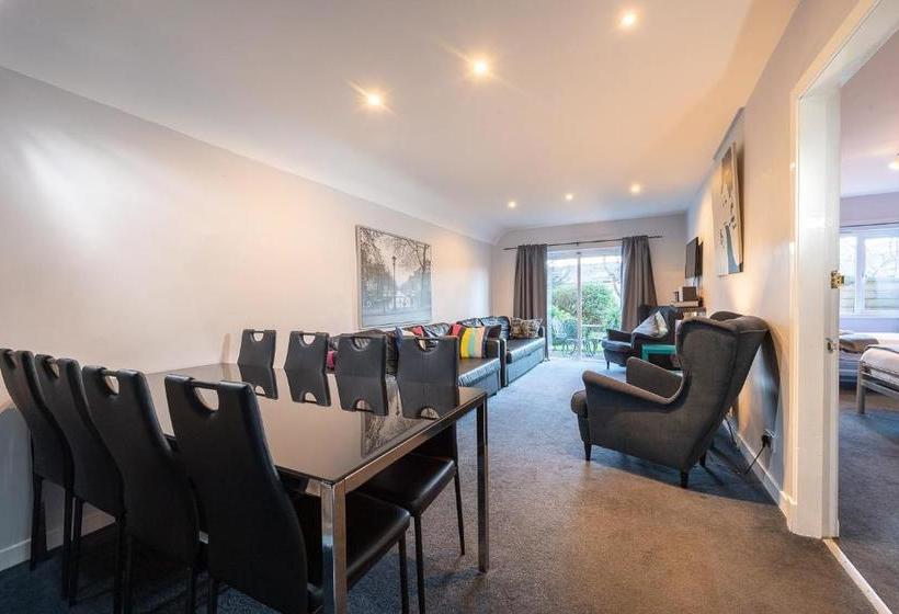 בית מלון כפרי Edinburgh Caledonian Guesthouse