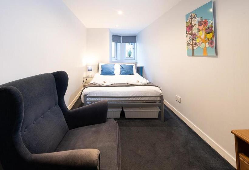 בית מלון כפרי Edinburgh Caledonian Guesthouse