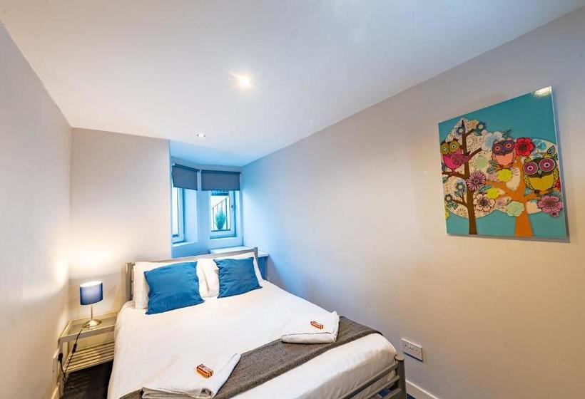 בית מלון כפרי Edinburgh Caledonian Guesthouse