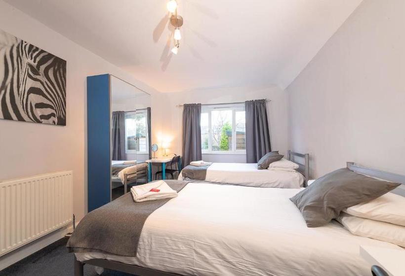 בית מלון כפרי Edinburgh Caledonian Guesthouse