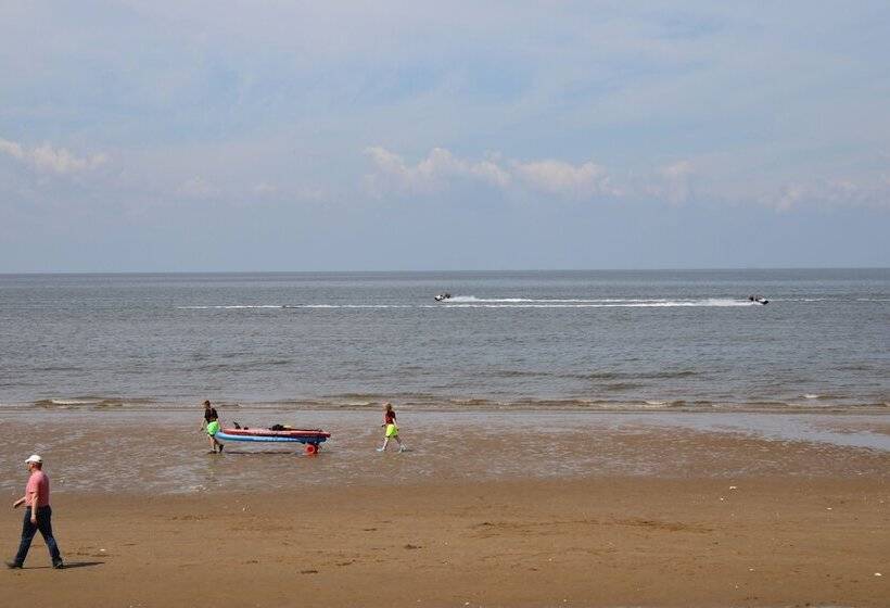 Отель Heacham Manor