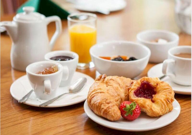 Отель Heacham Manor