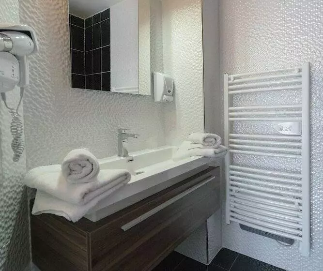 Hotel Holidays & Work
