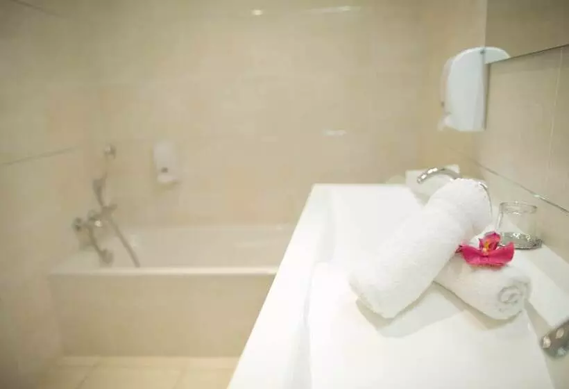 Hotel Holidays & Work