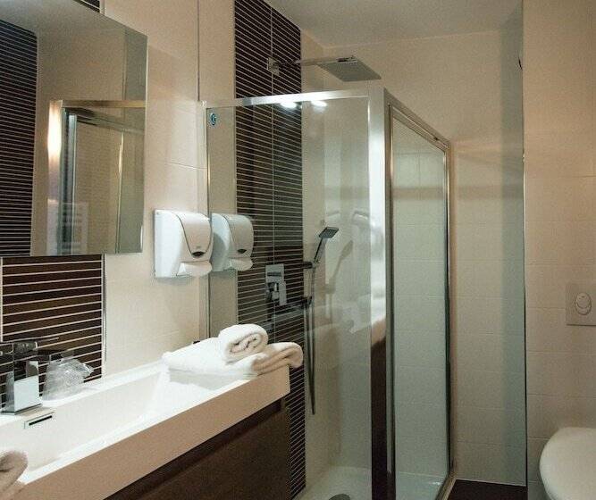 Отель Holidays & Work