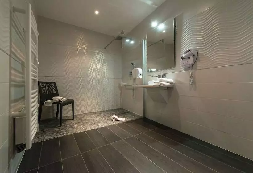 Hotel Holidays & Work