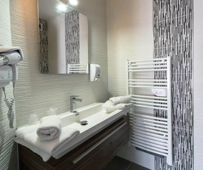 Отель Holidays & Work