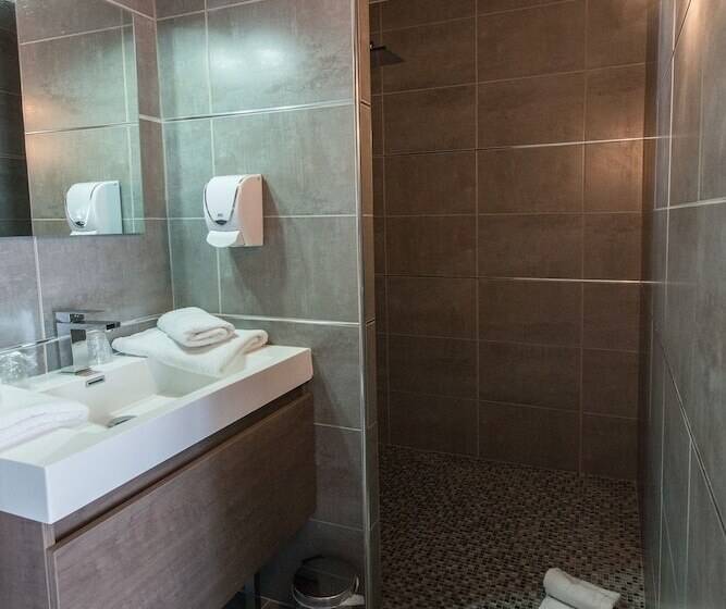 Отель Holidays & Work