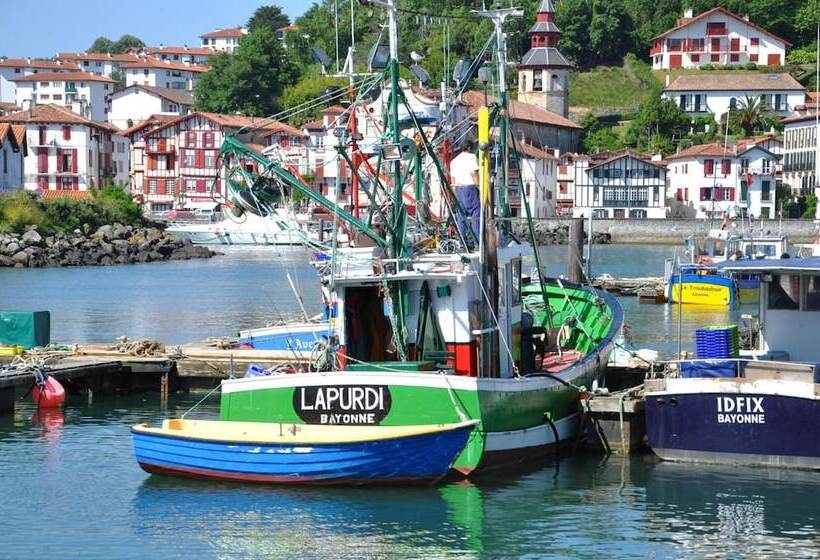 هتل Boutique Hôtel Txoko