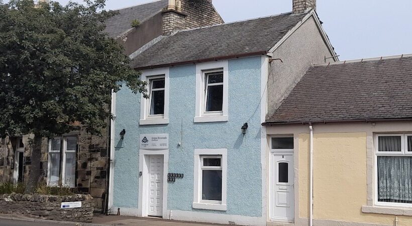 בית מלון כפרי Irvine Riverside Guesthouse By Paymán Club