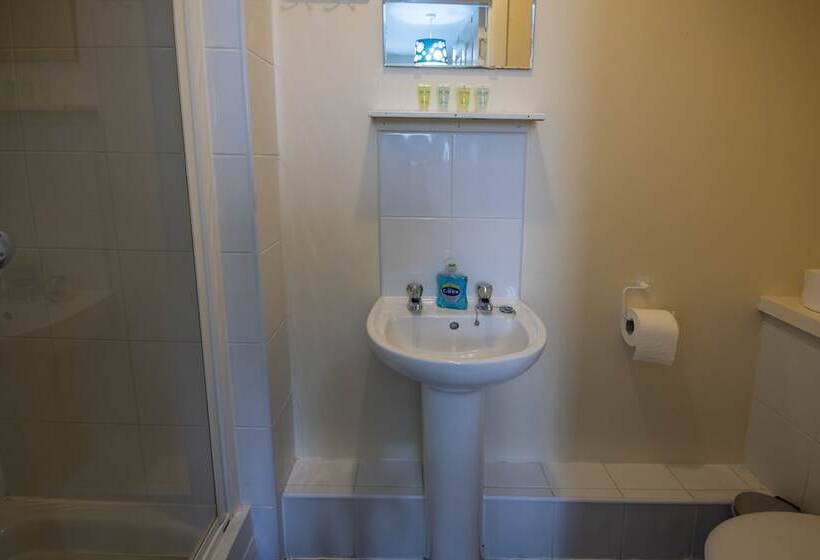 בית מלון כפרי Irvine Riverside Guesthouse By Paymán Club