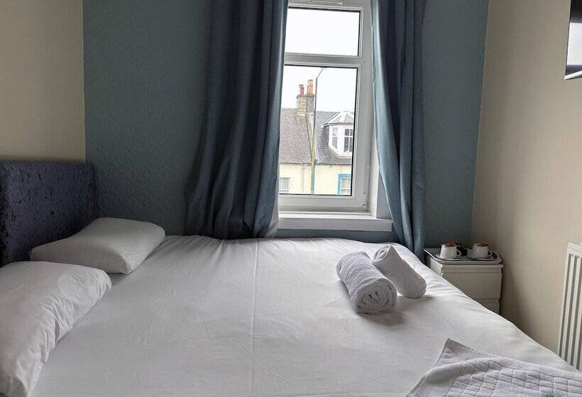 בית מלון כפרי Irvine Riverside Guesthouse By Paymán Club