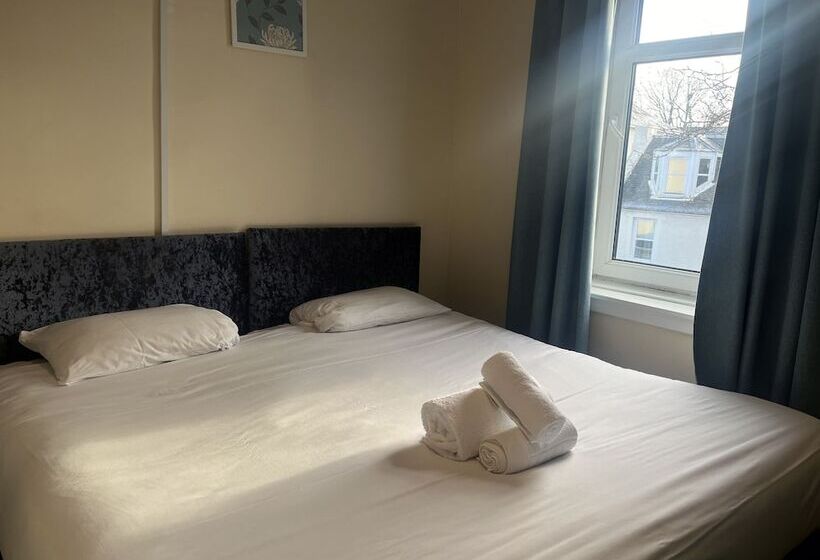 בית מלון כפרי Irvine Riverside Guesthouse By Paymán Club