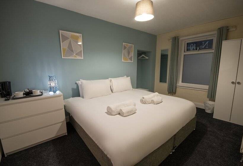 בית מלון כפרי Irvine Riverside Guesthouse By Paymán Club