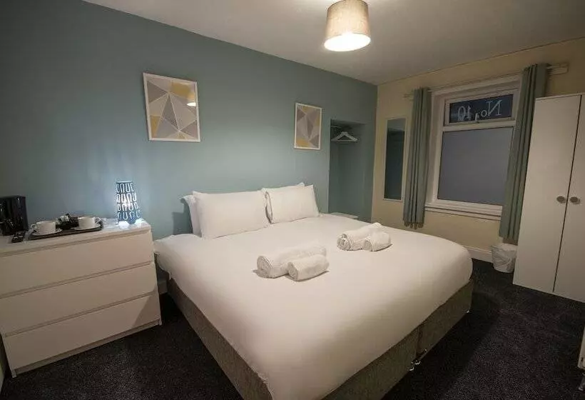 ホテル Irvine Riverside Guesthouse By Paymán Club