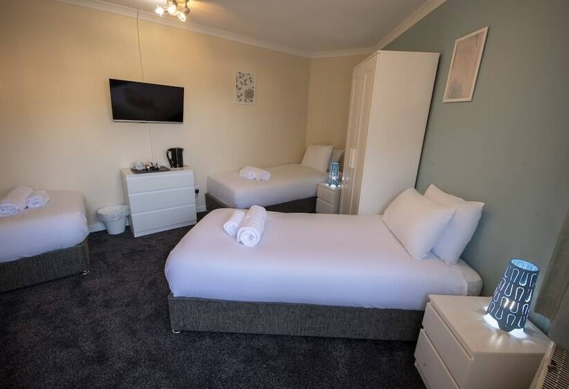 בית מלון כפרי Irvine Riverside Guesthouse By Paymán Club