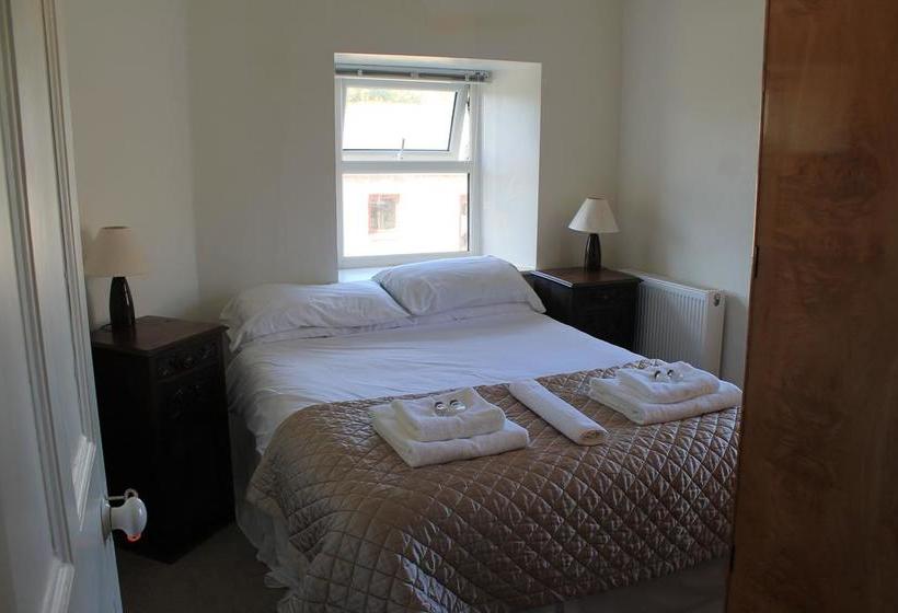 فندق Knightor Manor