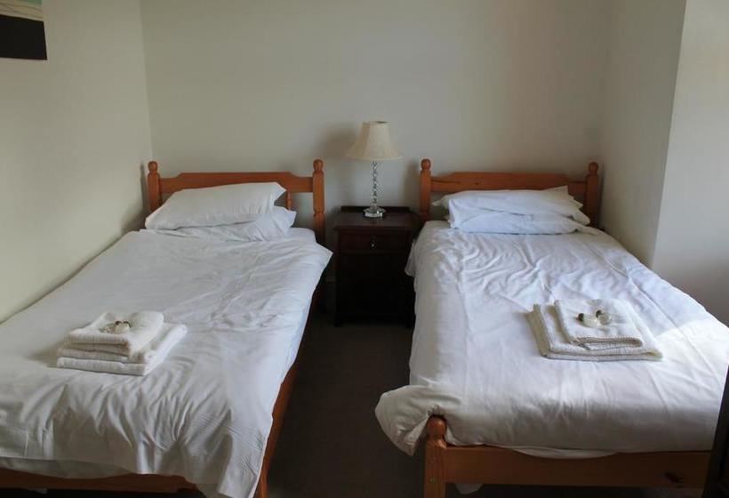 فندق Knightor Manor