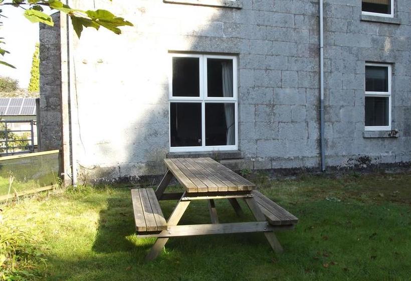 فندق Knightor Manor