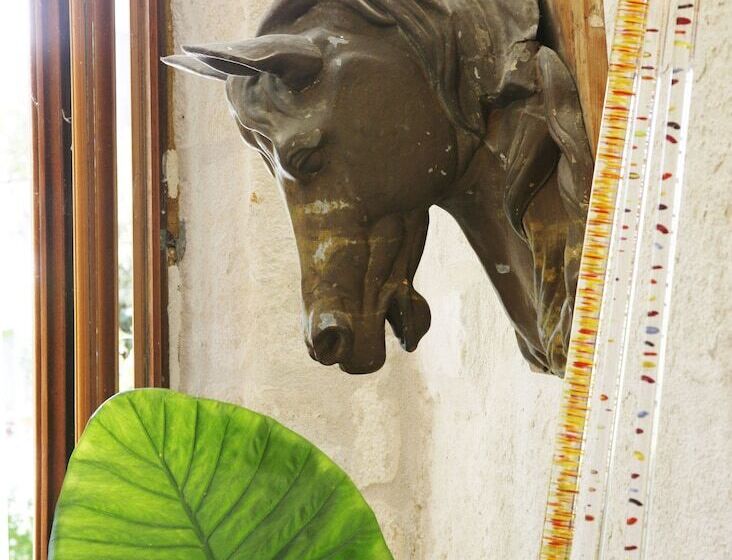 호텔 La Porte Rouge  The Red Door Inn