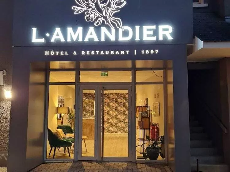 ホテル Logis Hôtel L Amandier