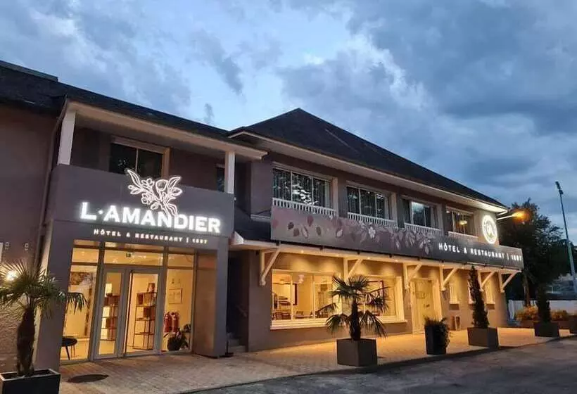 ホテル Logis Hôtel L Amandier