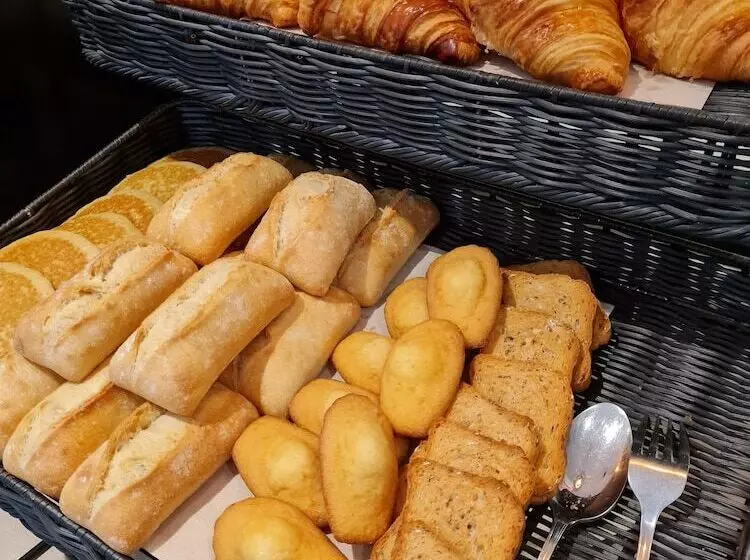 ホテル Logis Hôtel L Amandier