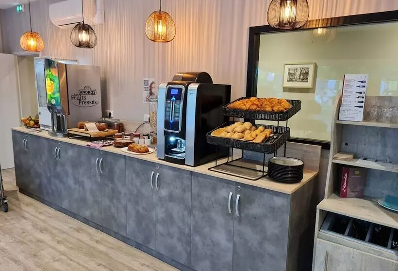 ホテル Logis Hôtel L Amandier