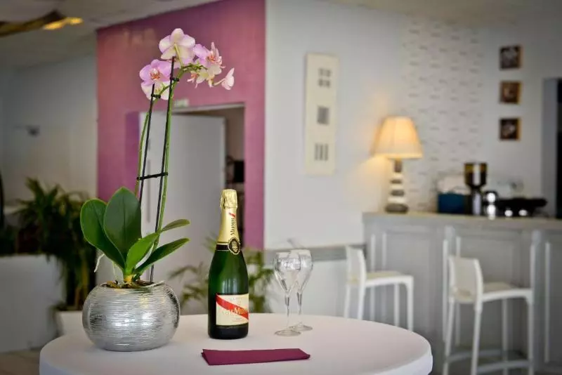 ホテル Logis Hôtel L Amandier