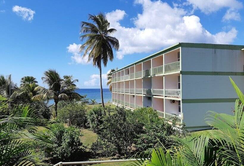 هتل Portsmouth Beach