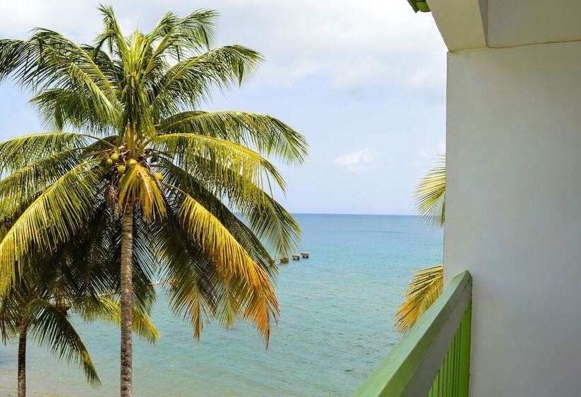 هتل Portsmouth Beach