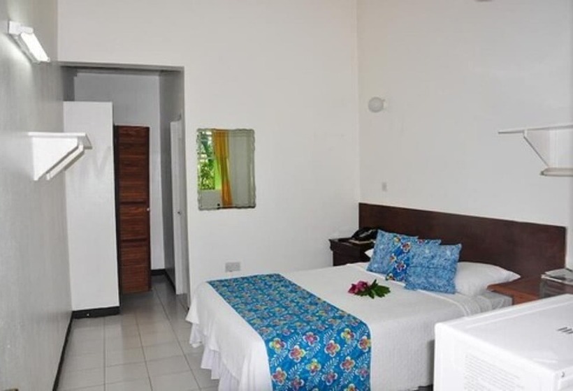 هتل Portsmouth Beach