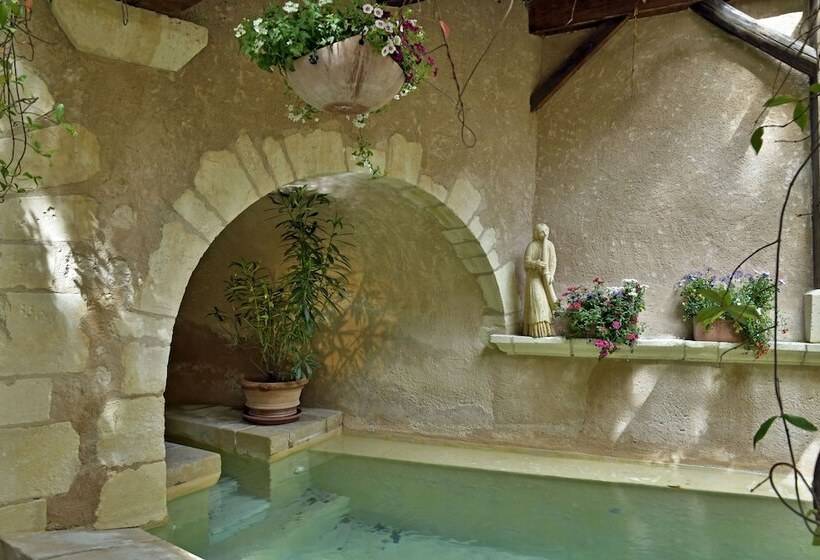 هتل Un Mas En Ville