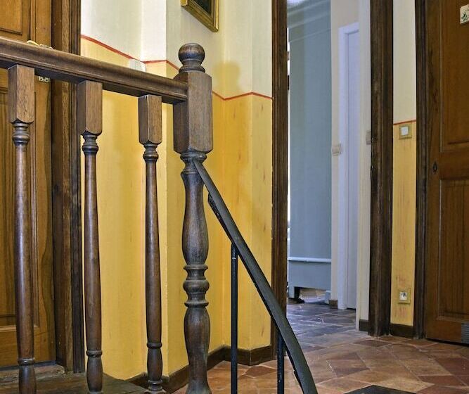 هتل Un Mas En Ville