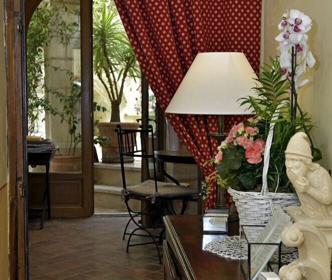 هتل Un Mas En Ville