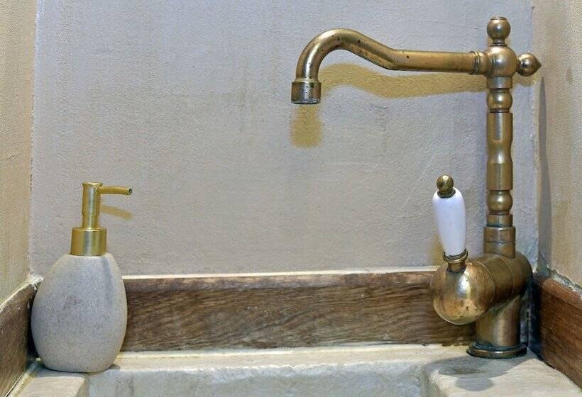 هتل Un Mas En Ville