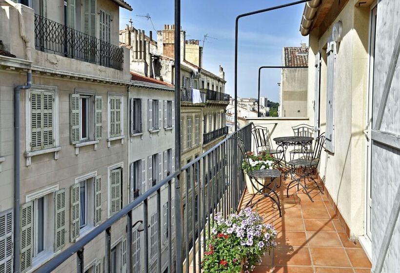 هتل Un Mas En Ville